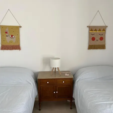 Vakantiehuis Casa Con Jardin Y Piscina En