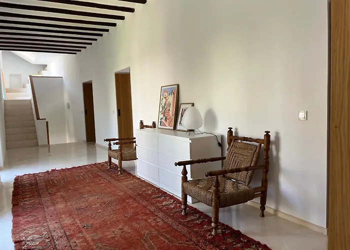 Casa Con Jardin Y Piscina En