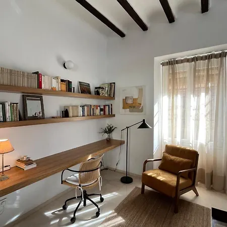 Casa Con Jardin Y Piscina En *