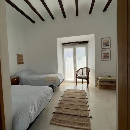 Casa Con Jardin Y Piscina En