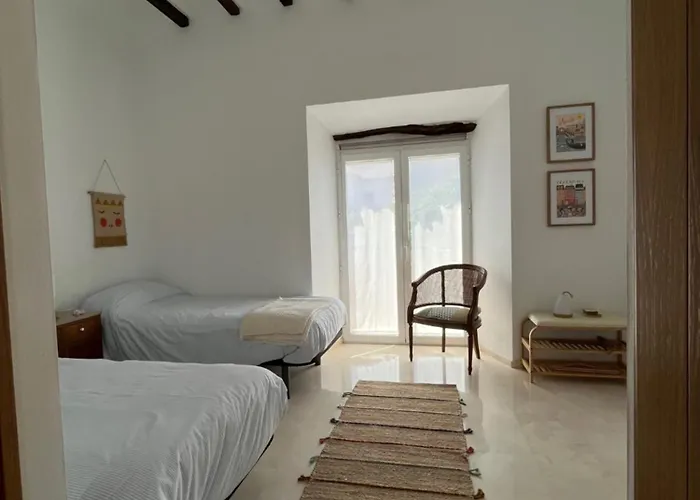 Casa Con Jardin Y Piscina En