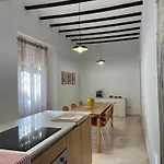Casa Con Jardin Y Piscina En Holiday home *