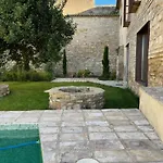 Casa Con Jardin Y Piscina En