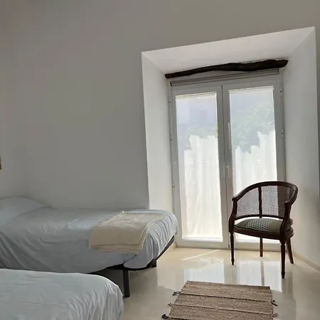 Casa Con Jardin Y Piscina En Cordoba