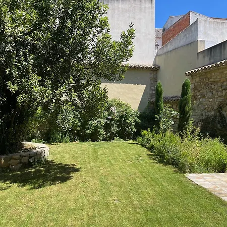 Casa Con Jardín Y Piscina En * Córdoba