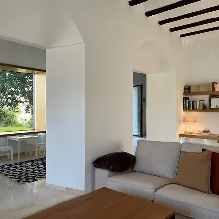 Casa Con Jardin Y Piscina En * Cordoba