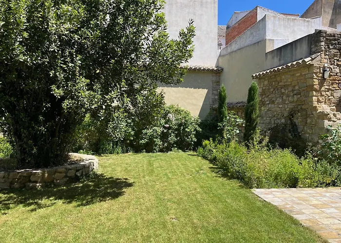 Casa Con Jardín Y Piscina En * Córdoba